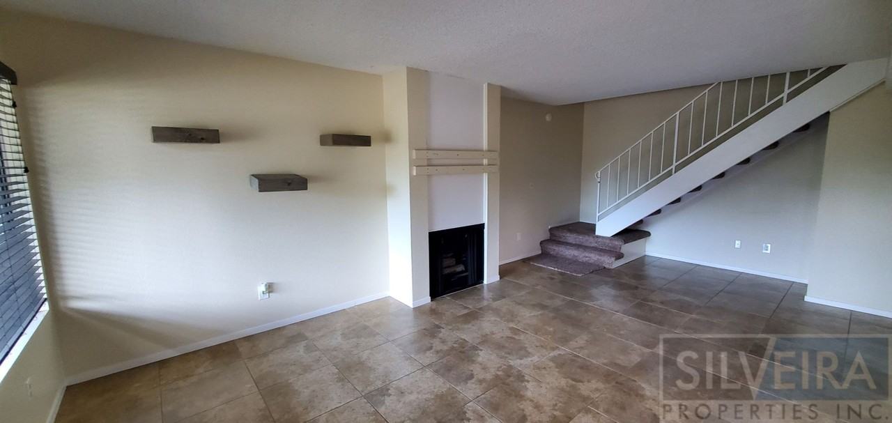 1140 Sumner Pl #B - Photo 4 of 22
