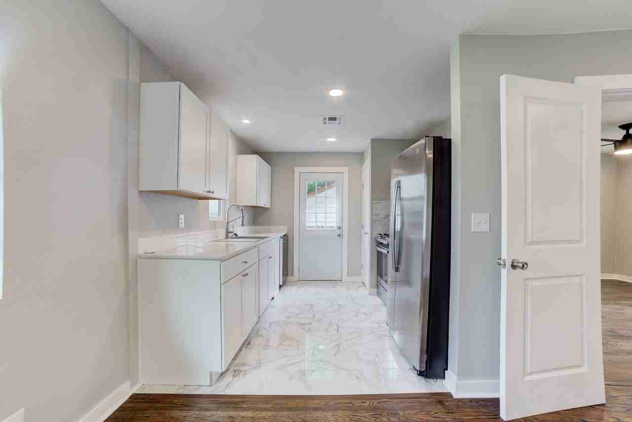 2319 E 13th St - Photo 2 of 15