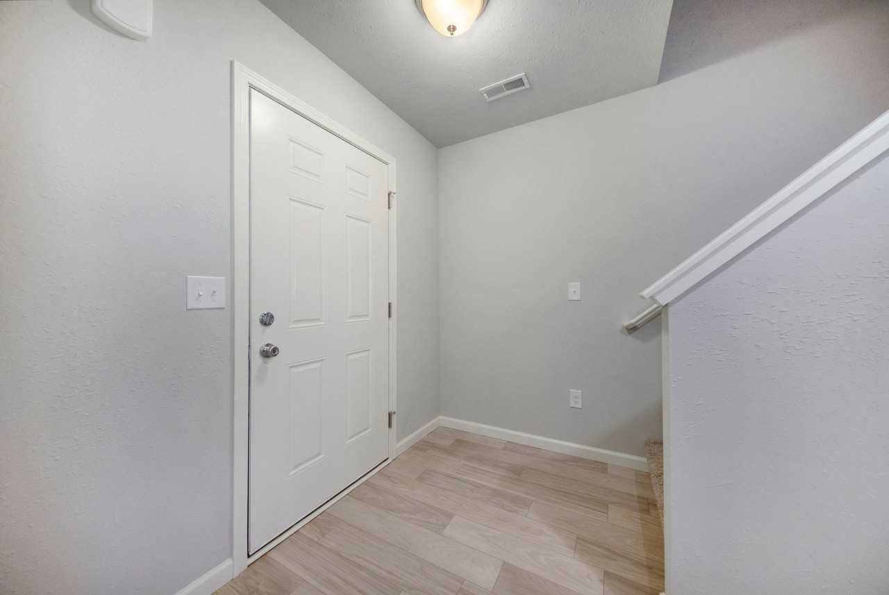 446 Hidden Meadows Dr - Photo 5 of 15