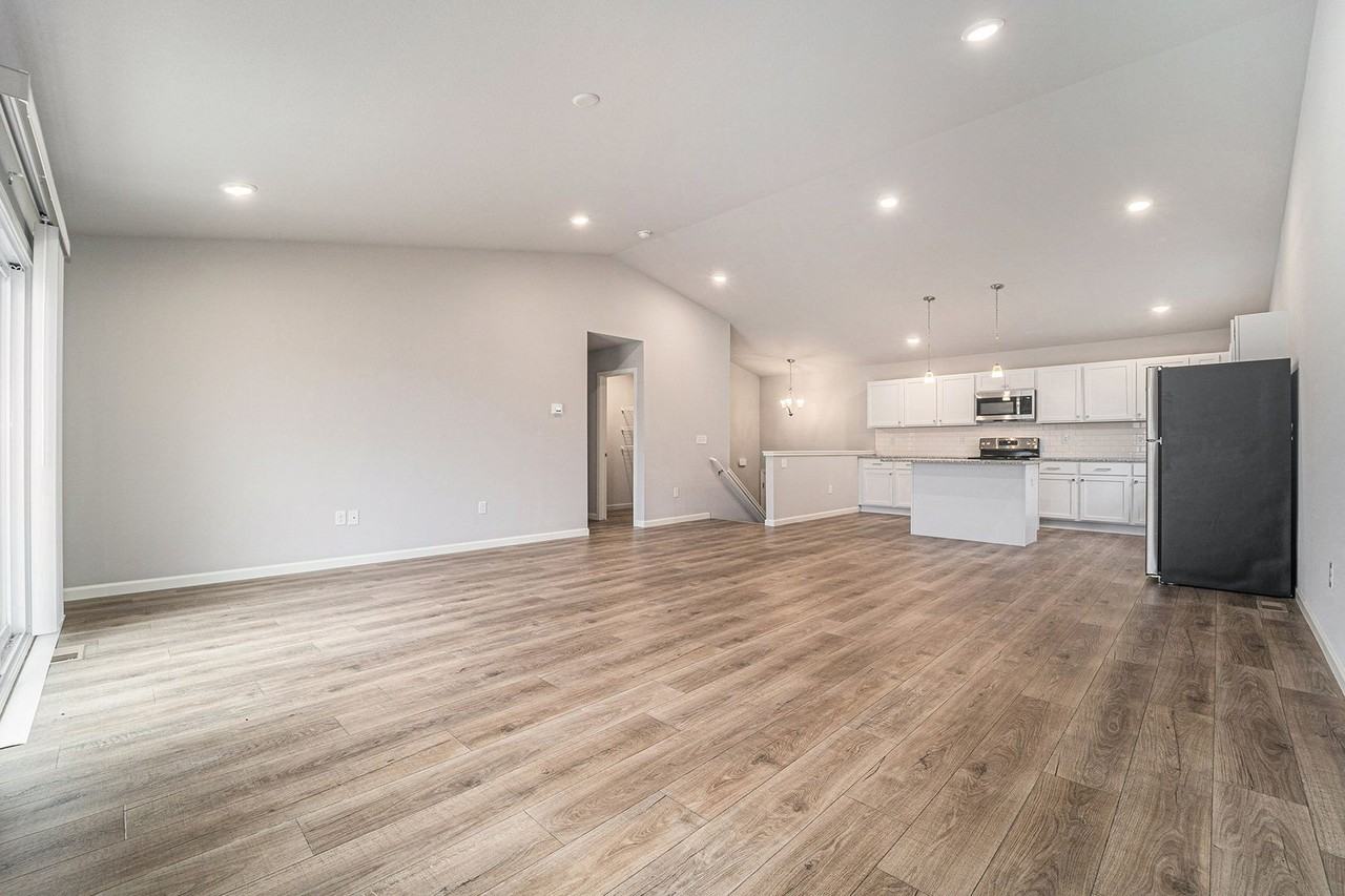 1610 Osolo Rd - Photo 3 of 28