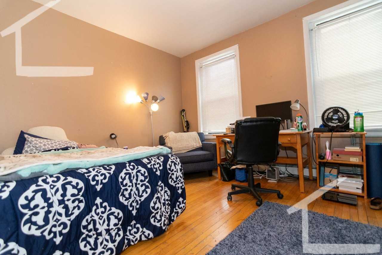 8 Glenville Ave - Photo 2 of 10