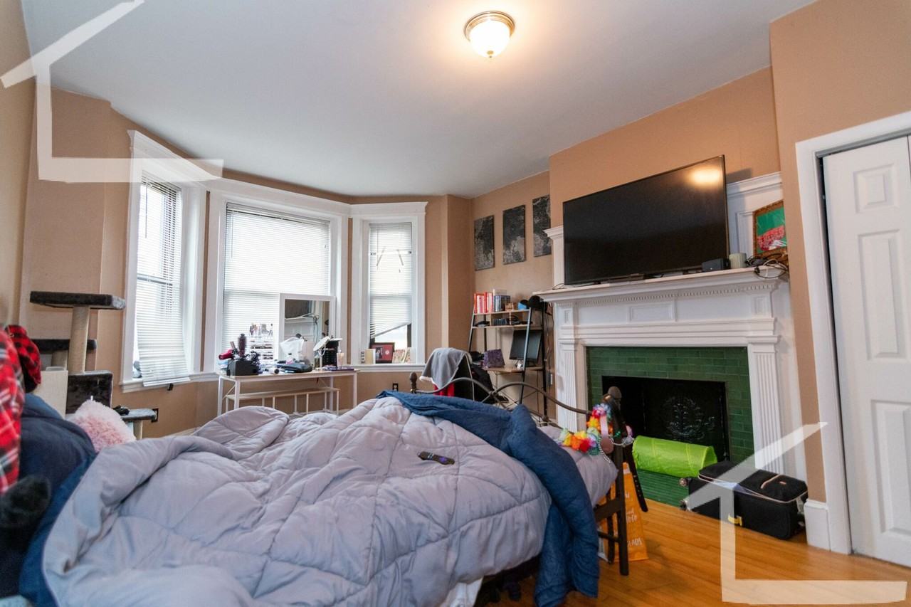 8 Glenville Ave - Photo 3 of 10