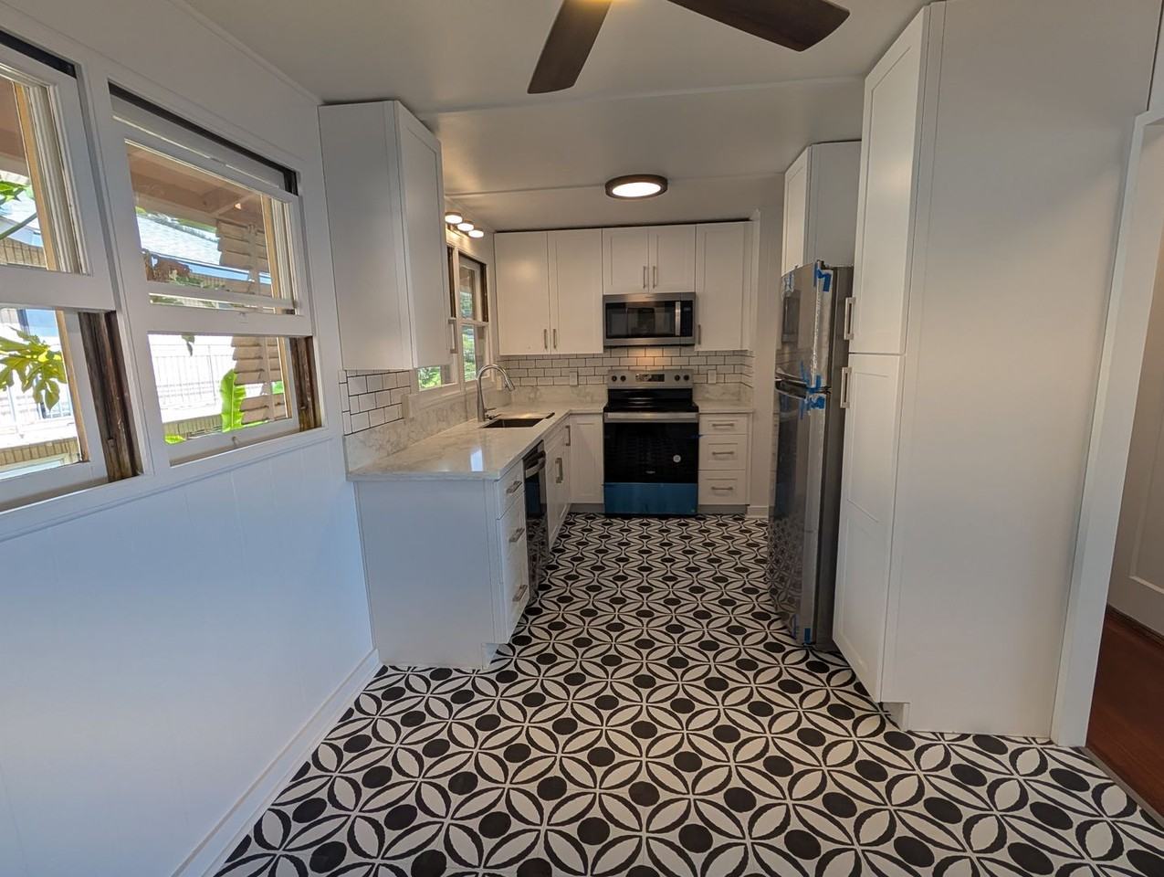 2453 Naai St - Photo 4 of 29