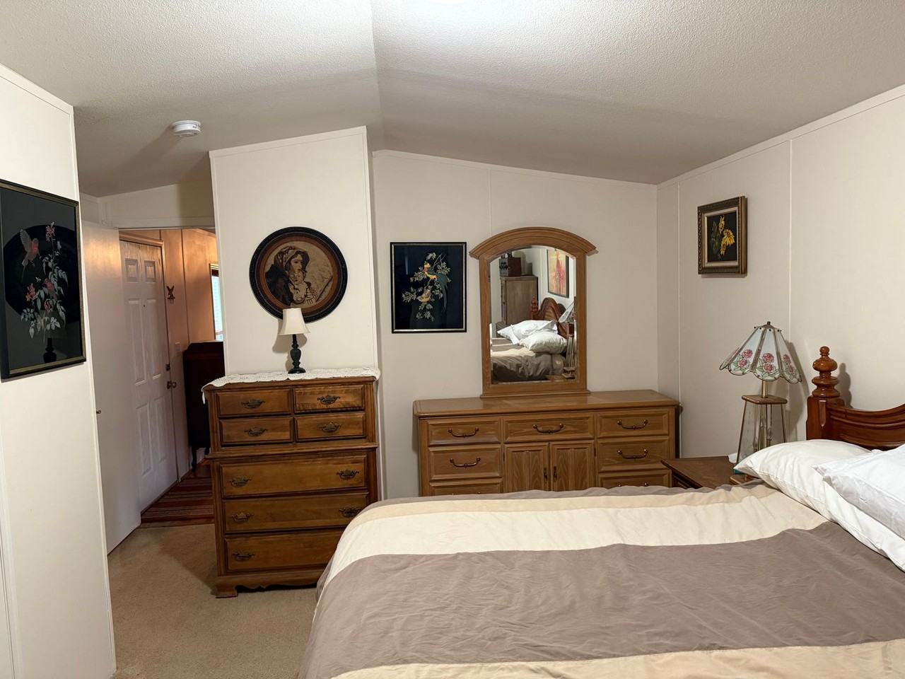 8747 Green Rd - Photo 3 of 9