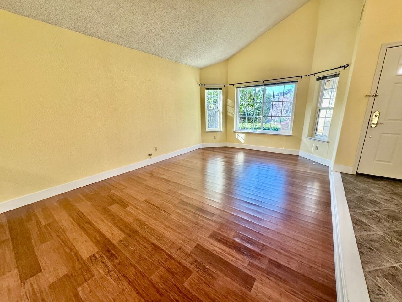 5477 Hackney Ln - Photo 5 of 47