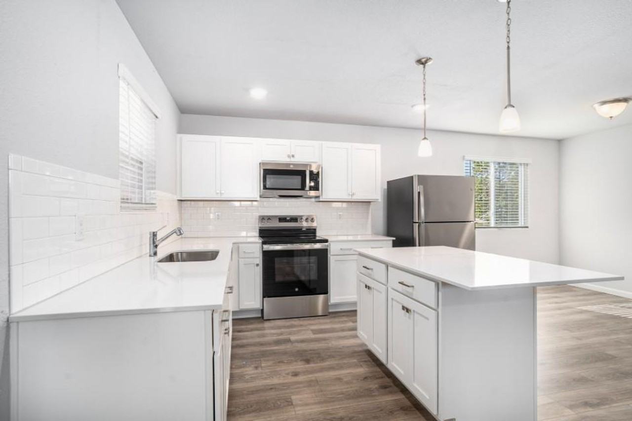 1607 Autumn Ridge Ln - Photo 3 of 30