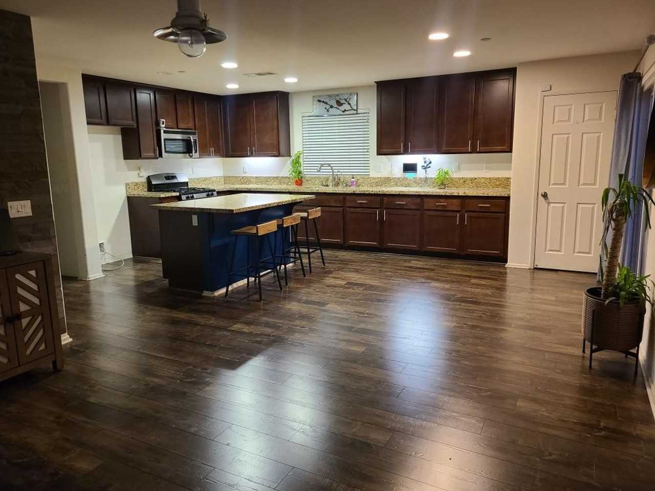 1420 Allium Ct - Photo 3 of 32