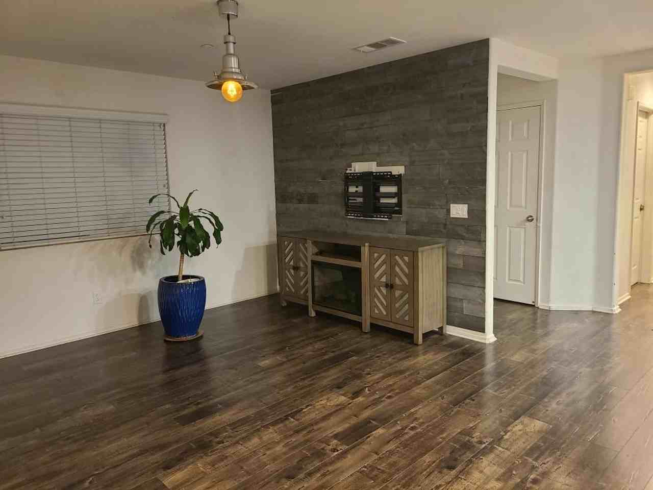1420 Allium Ct - Photo 5 of 32