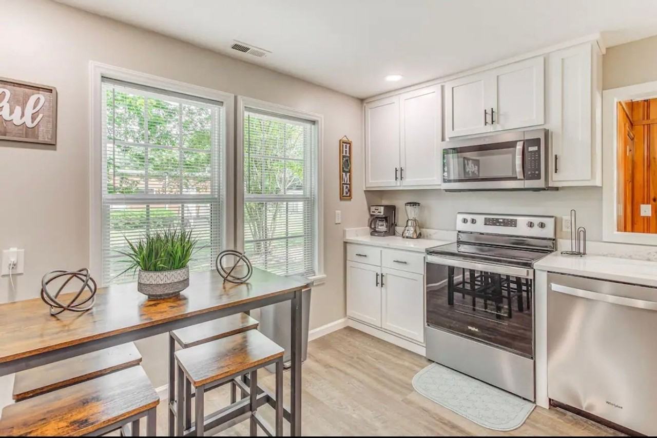 208 East Columbus Street - Photo 5 of 27