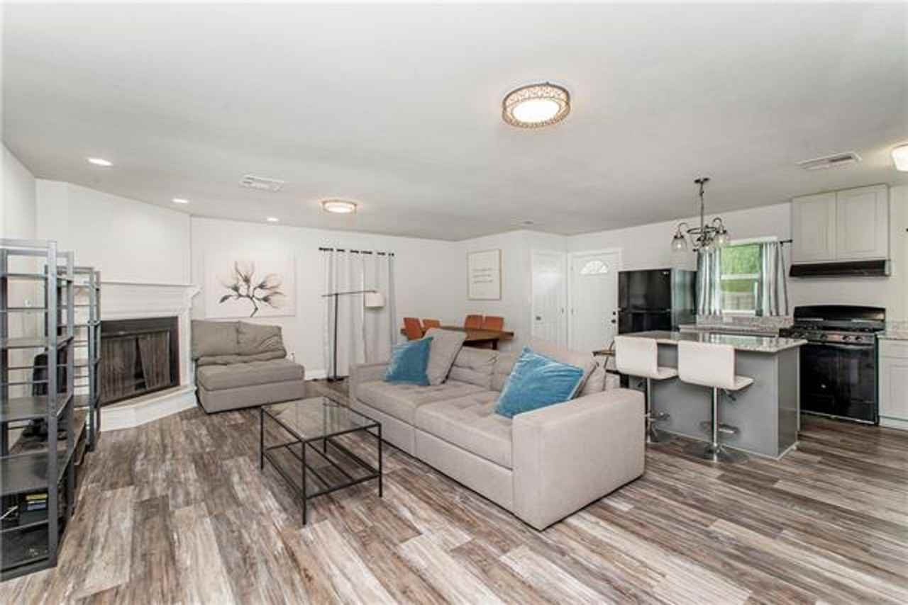 2409 Riverbend Dr - Photo 3 of 11