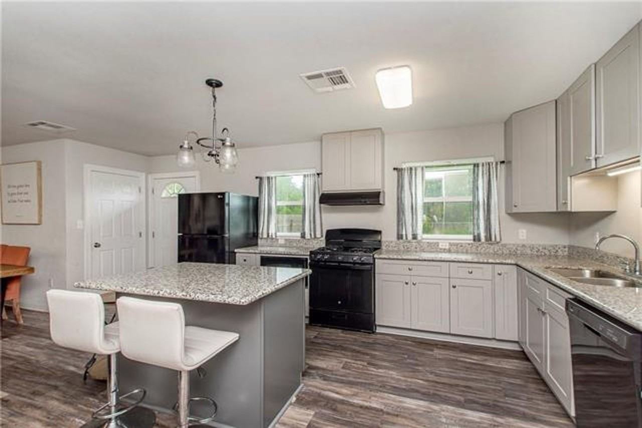 2409 Riverbend Dr - Photo 6 of 15