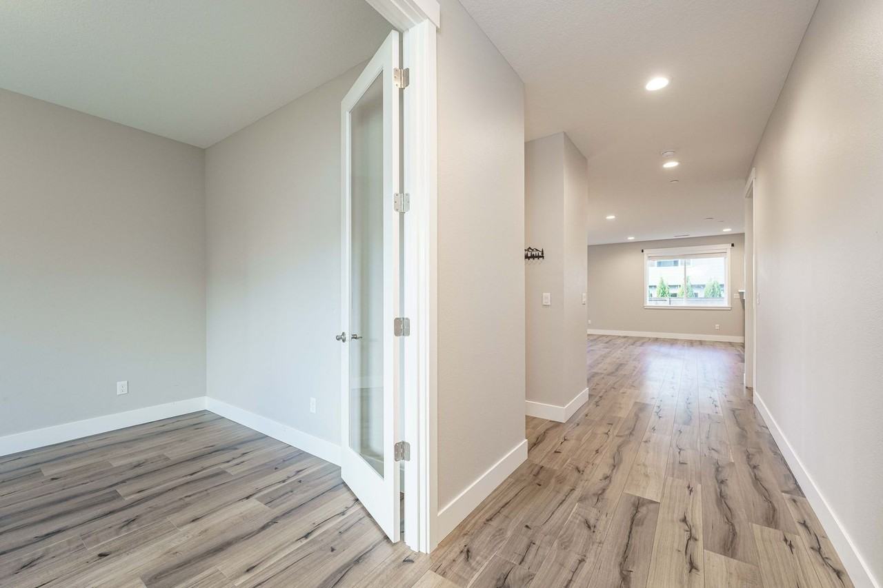 8989 N Kale Cir - Photo 4 of 50