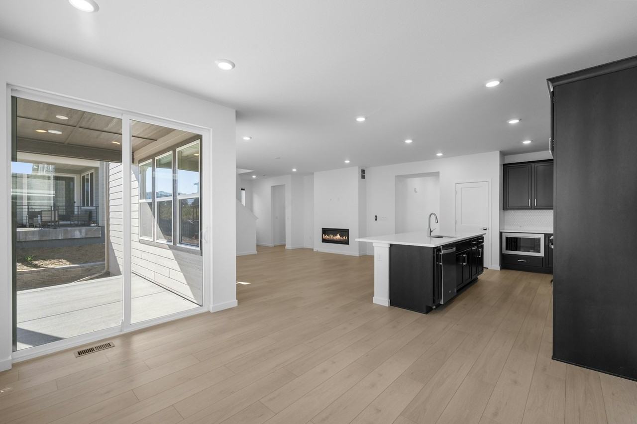 11556 Amplify Circle - Photo 4 of 37