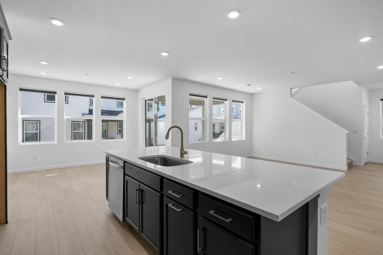 11556 Amplify Circle - Photo 5 of 37