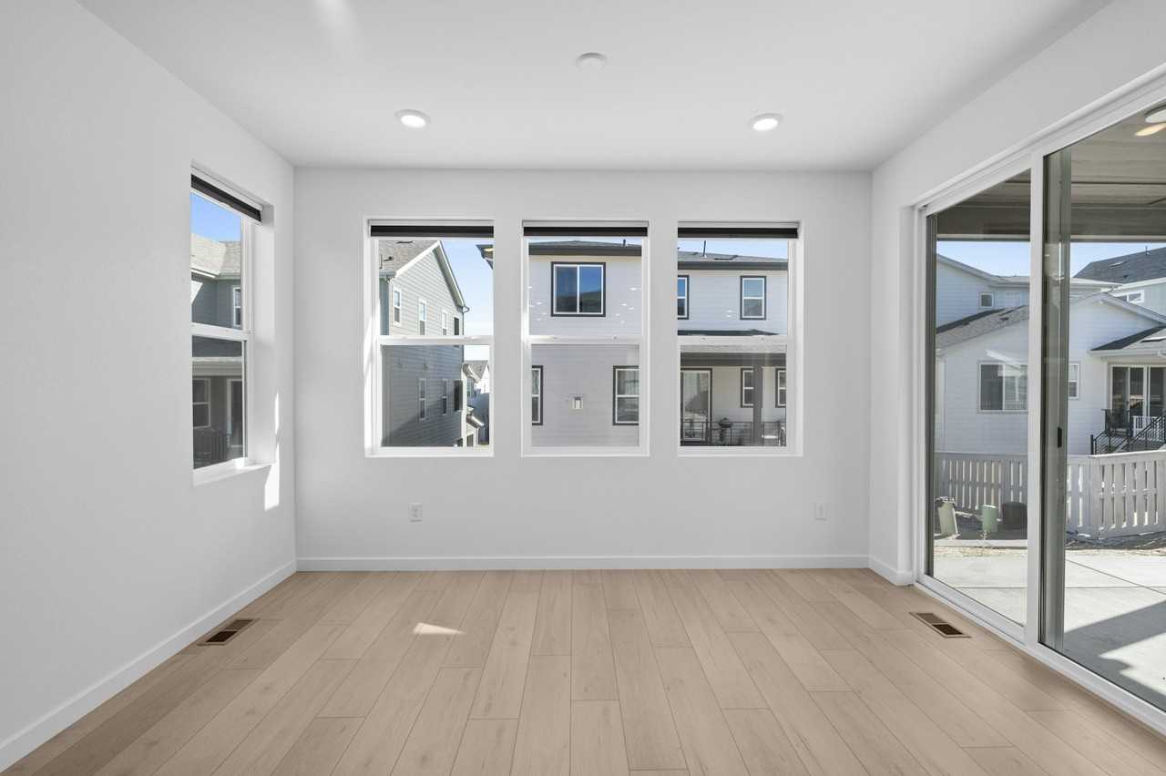 11556 Amplify Circle - Photo 7 of 37