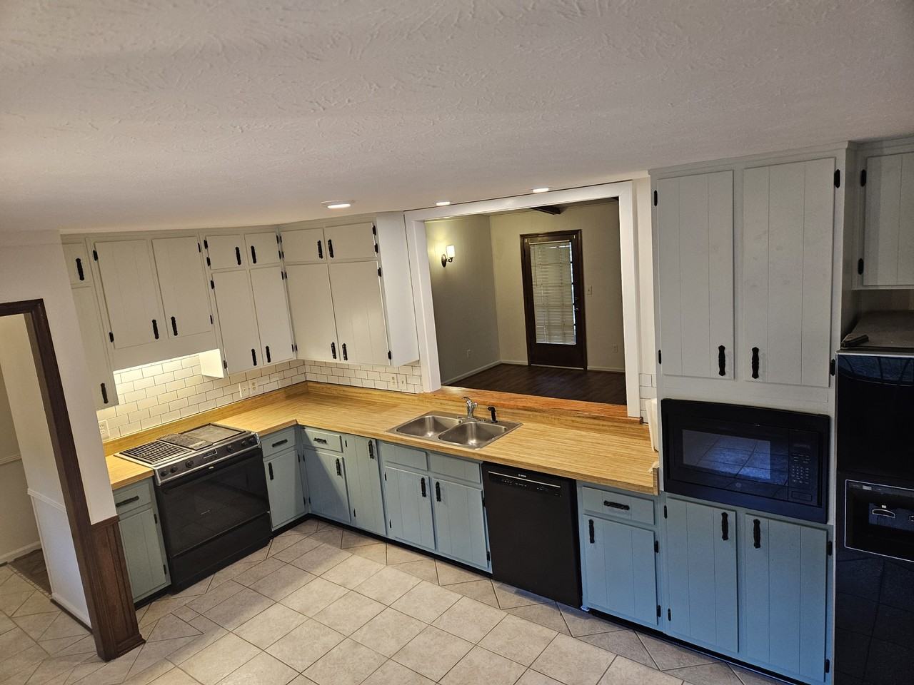 6973 Tom Roberts Rd #NA - Photo 2 of 33