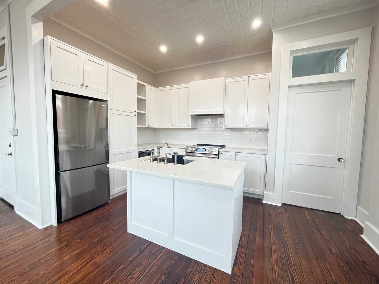 102 Clarksville St #200 - Photo 2 of 6