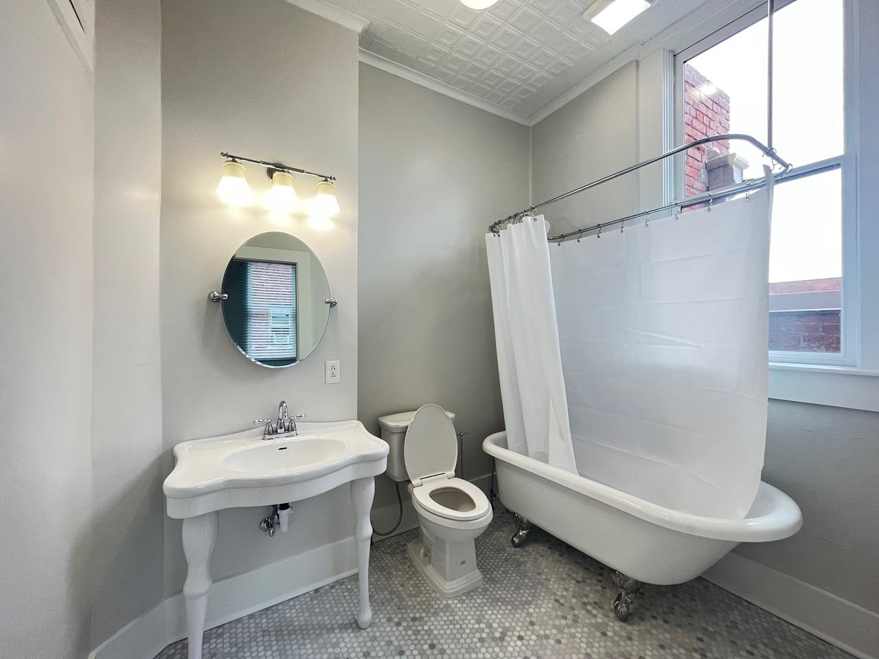 102 Clarksville St #200 - Photo 4 of 6