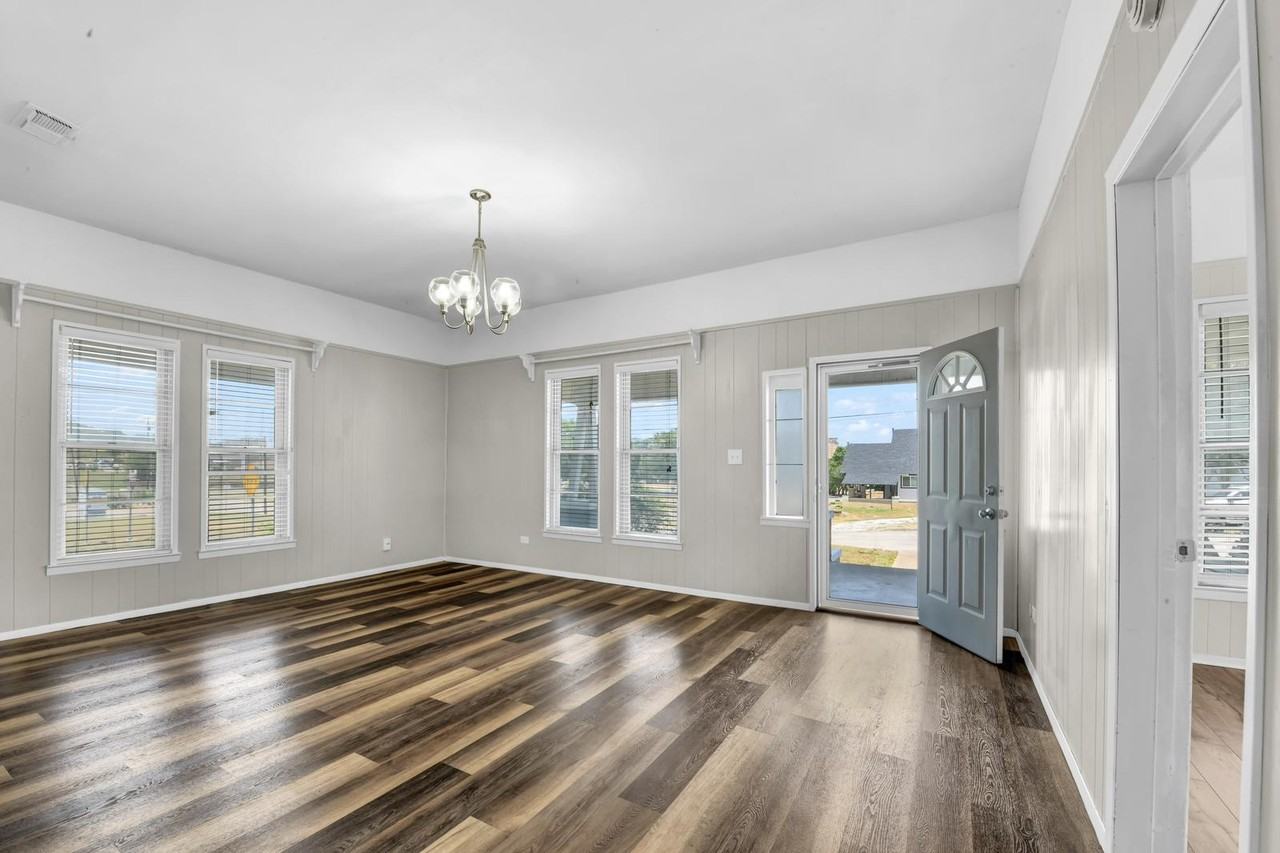 200 Sw 6th Ave #NA - Photo 4 of 18