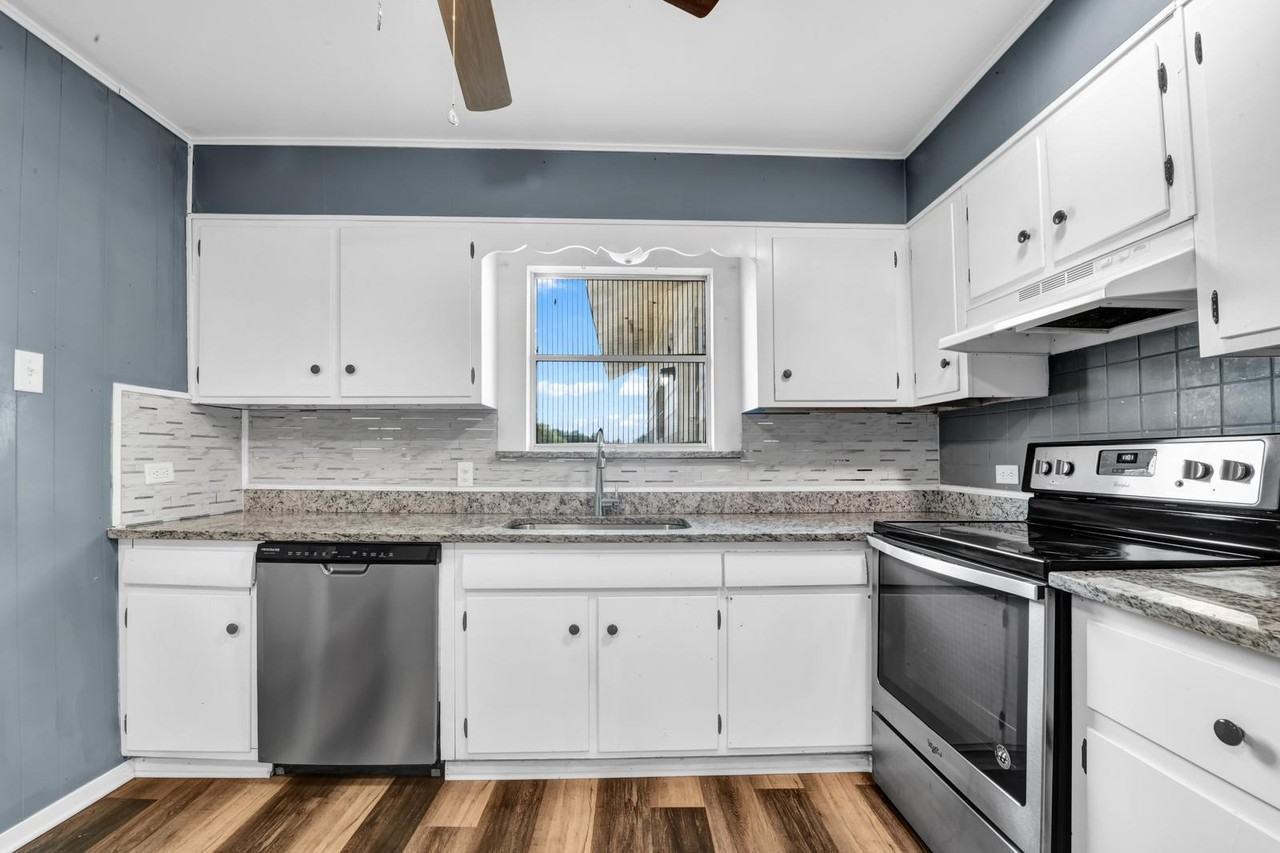 200 Sw 6th Ave #NA - Photo 7 of 18