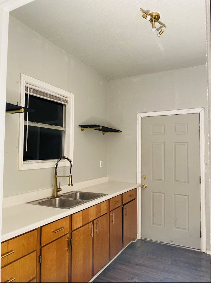 345 King Ave #NA - Photo 3 of 4