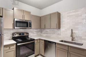 featured image of 6033 De Zavala Rd