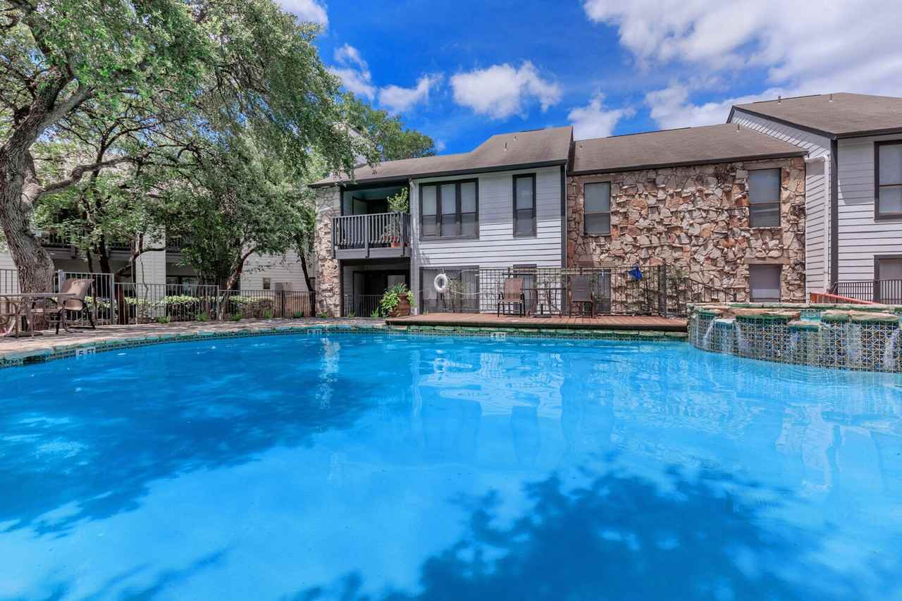 Aria - Photo 3 of 39