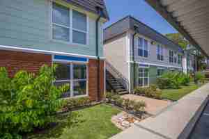 featured image of 1001 Pinemont Dr