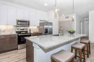 featured image of 708 E Cypresswood Dr