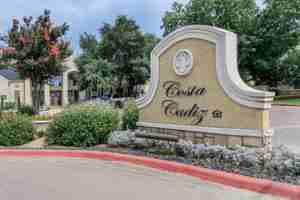 featured image of 2819 S Ww White Rd