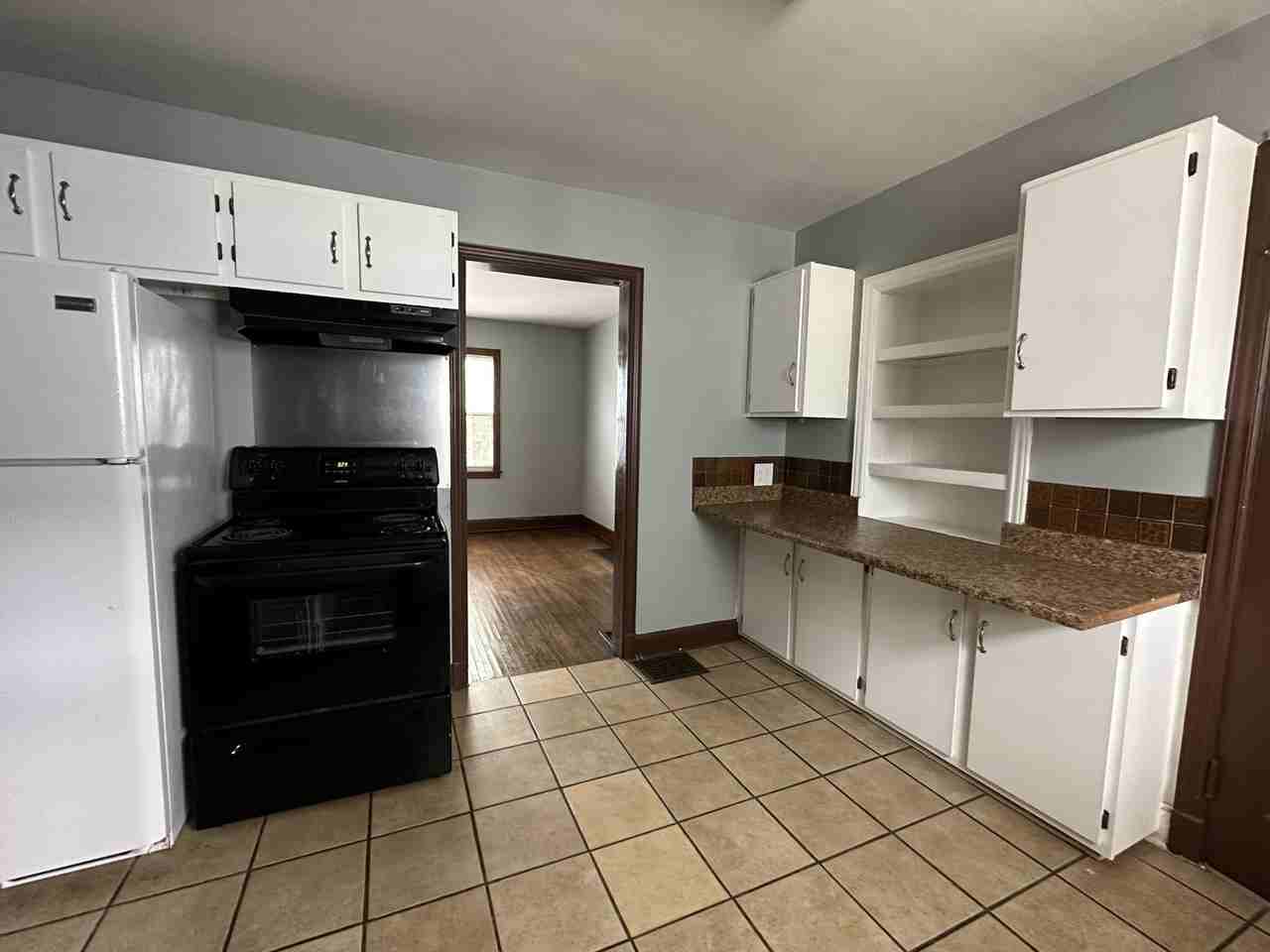 728 E Main St - Photo 3 of 10