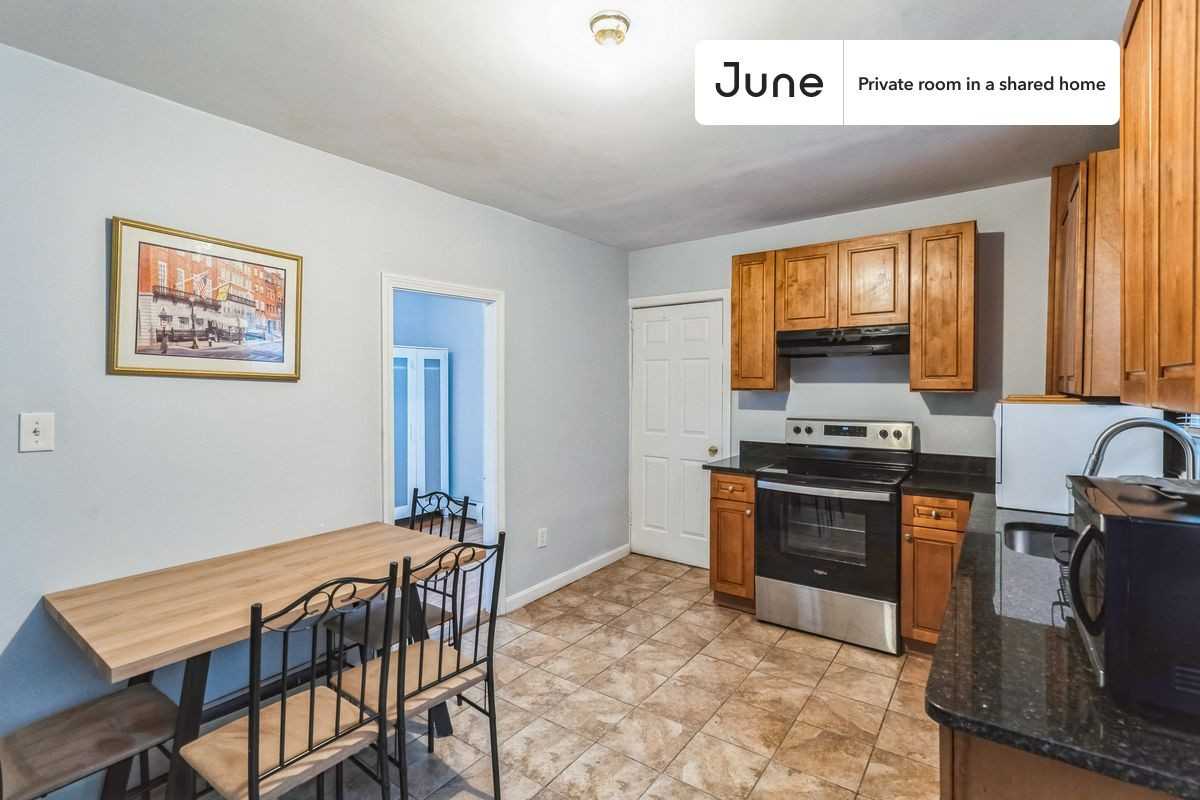 39 Adrian St #D - Photo 5 of 12