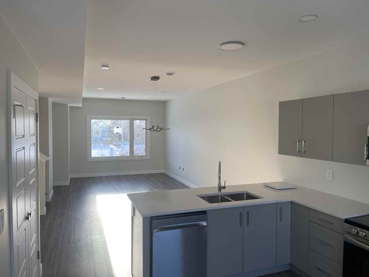 51 Lansdowne Ave - Photo 2 of 9