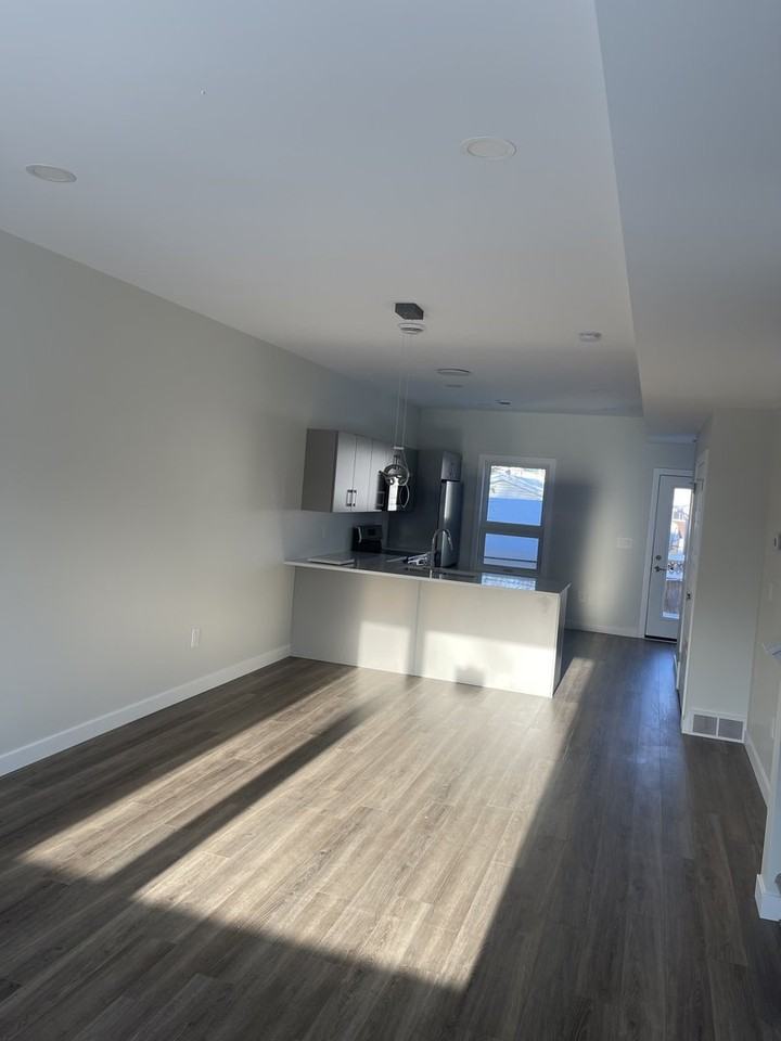 51 Lansdowne Ave - Photo 3 of 9