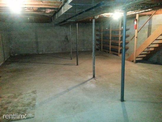 109 N Harvey St - Photo 2 of 9