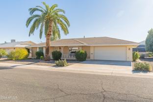 10719 W Camelot Cir - Photo 1 of 1
