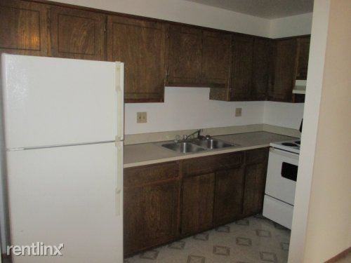 Suburban Villa - Photo 2 of 9