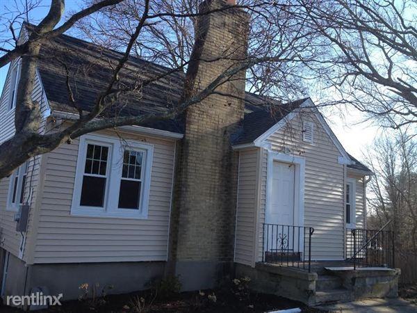 493 Mohegan Ave Pkwy - Photo 2 of 3