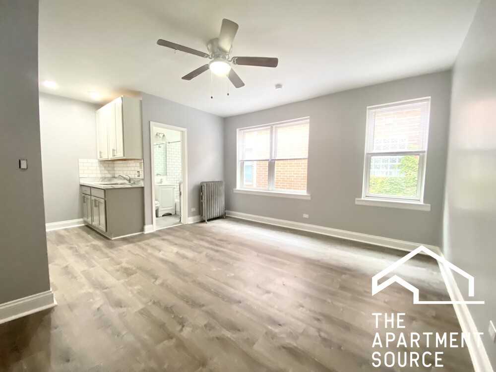 4241 North Kenmore Avenue #303 - Photo 2 of 9