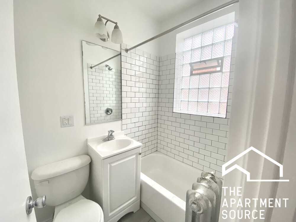 4241 North Kenmore Avenue #303 - Photo 5 of 9