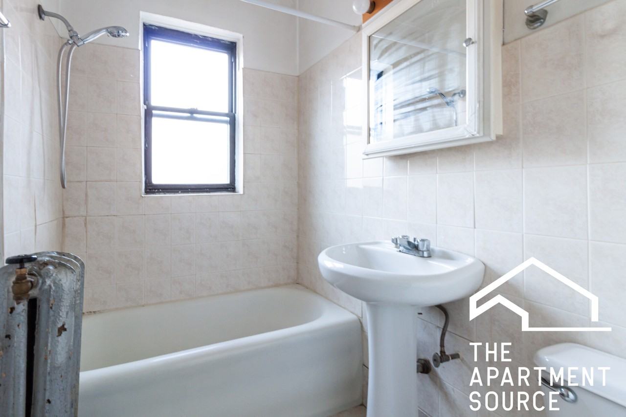 1164 N Dearborn St #504 - Photo 7 of 12