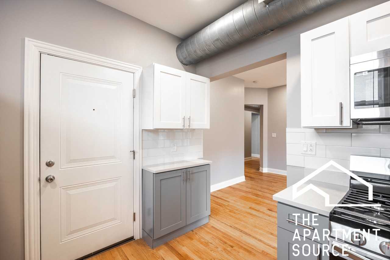 1149 W Lunt Ave #3 - Photo 3 of 15