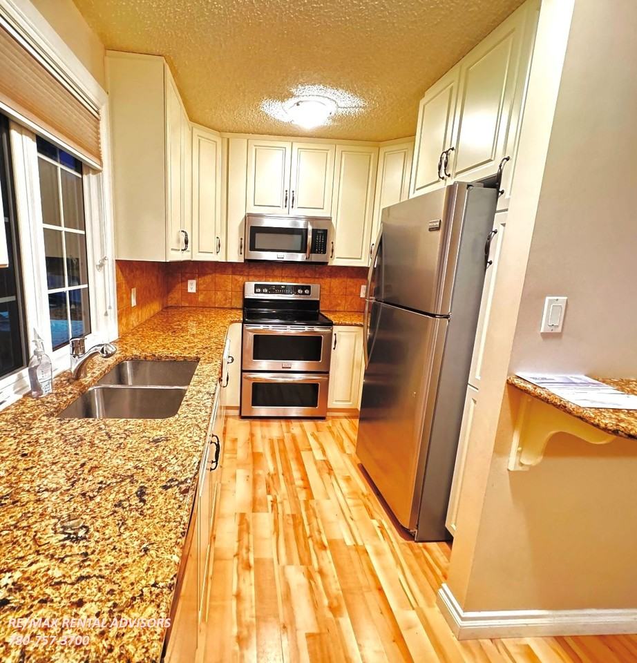 17062 67 Ave Nw - Photo 3 of 22