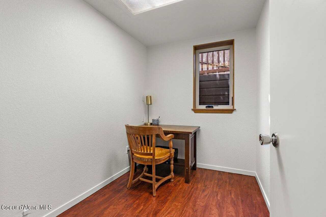 1010 N A St - Photo 4 of 7