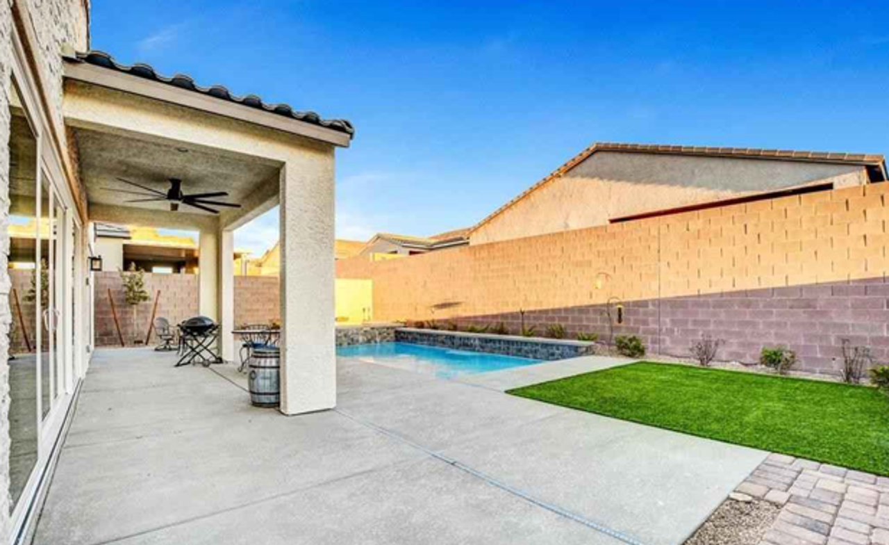 3395 Peak View Ave - Photo 3 of 17