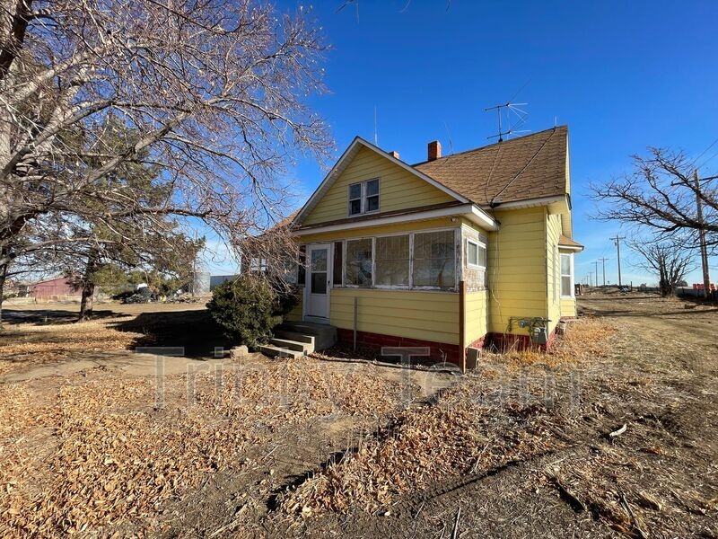 6028 County Road1/4 - Photo 3 of 24