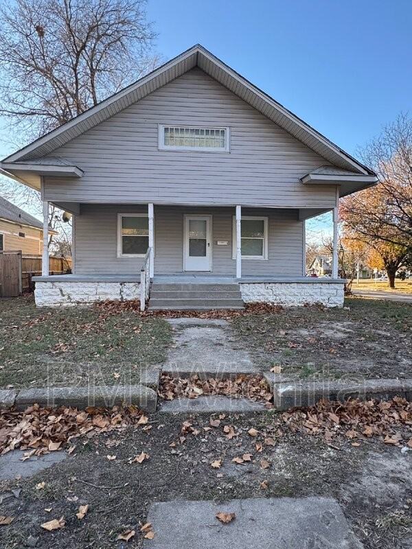 257 N Poplar Ave - Photo 2 of 12