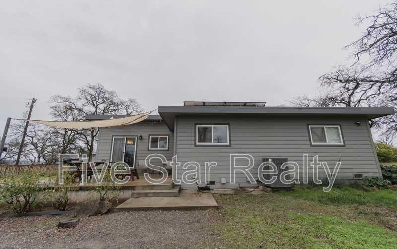 4627 Pat Ln - Photo 3 of 29