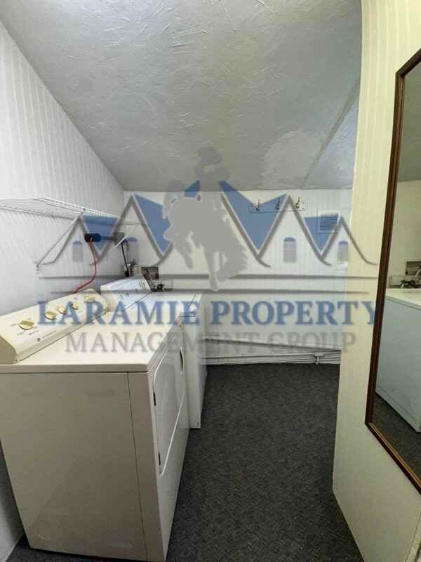 207 E Sheridan St - Photo 6 of 10