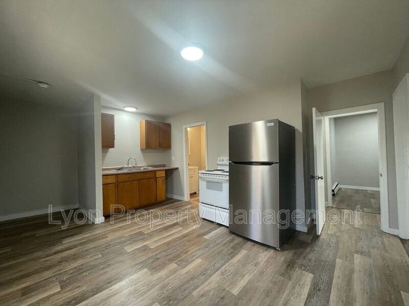 34 Spring St #B - Photo 2 of 11